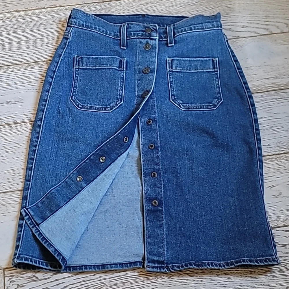 Levi's • Snap front patch pocket pencil skirt size 26 / 4 - Picture 7 of 7